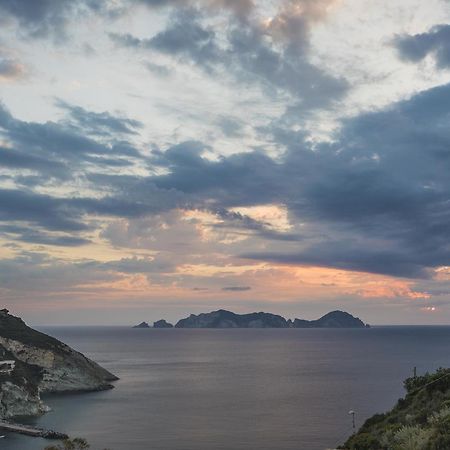 Maridea Casa Vacanza- Le Alcove Sul Mare Suites Πόντσα Εξωτερικό φωτογραφία