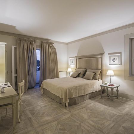 Maridea Casa Vacanza- Le Alcove Sul Mare Suites Πόντσα Εξωτερικό φωτογραφία