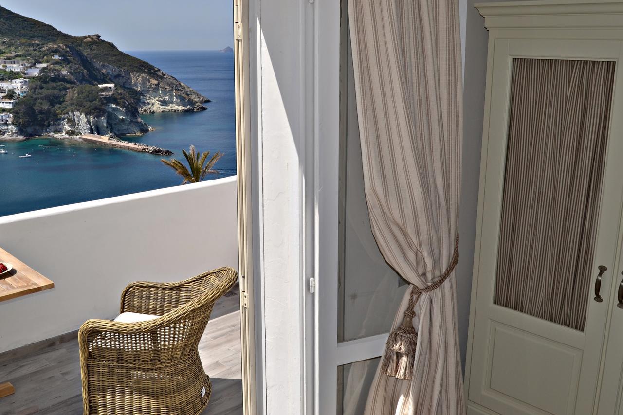Maridea Casa Vacanza- Le Alcove Sul Mare Suites Πόντσα Εξωτερικό φωτογραφία