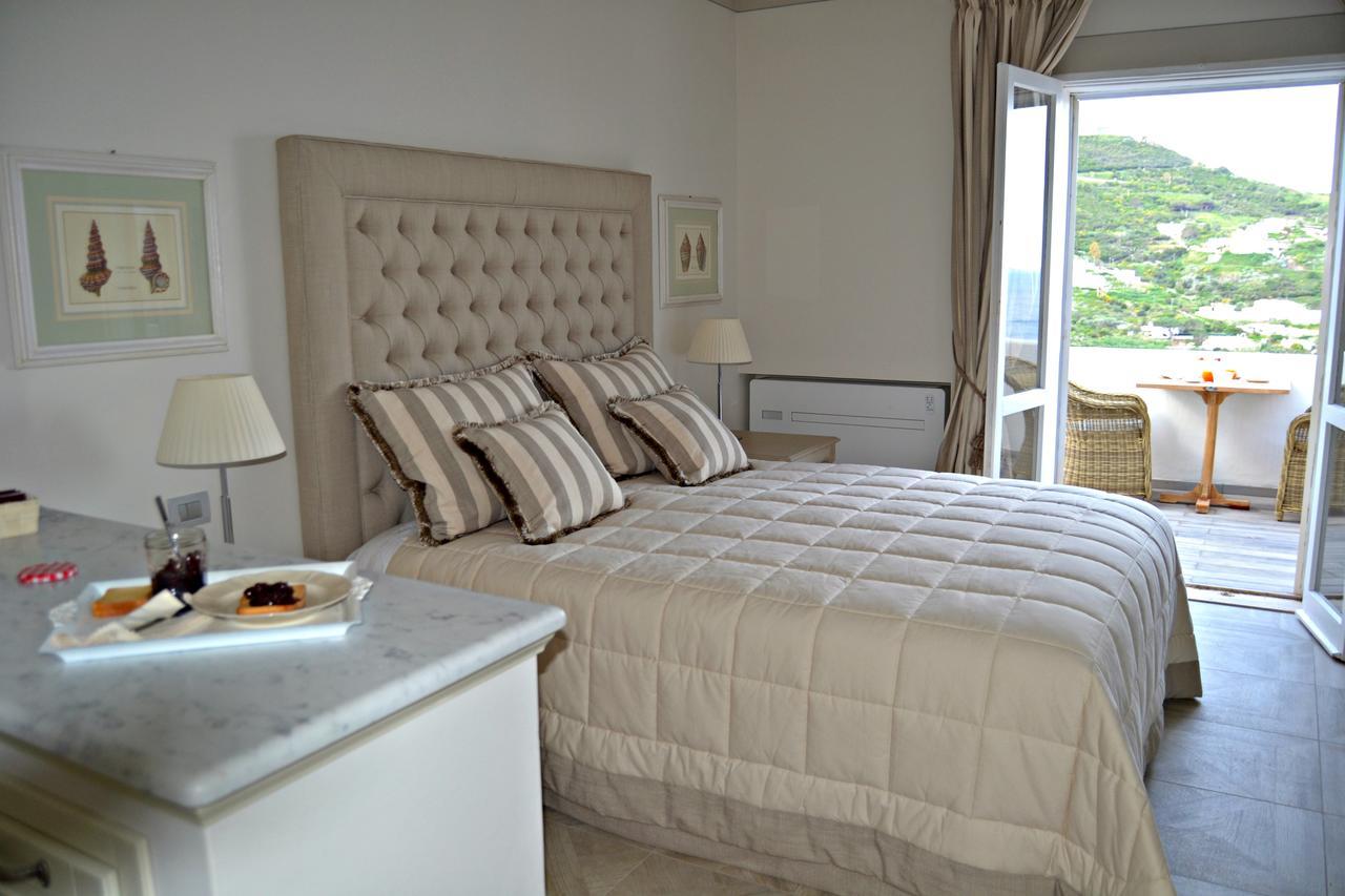 Maridea Casa Vacanza- Le Alcove Sul Mare Suites Πόντσα Εξωτερικό φωτογραφία