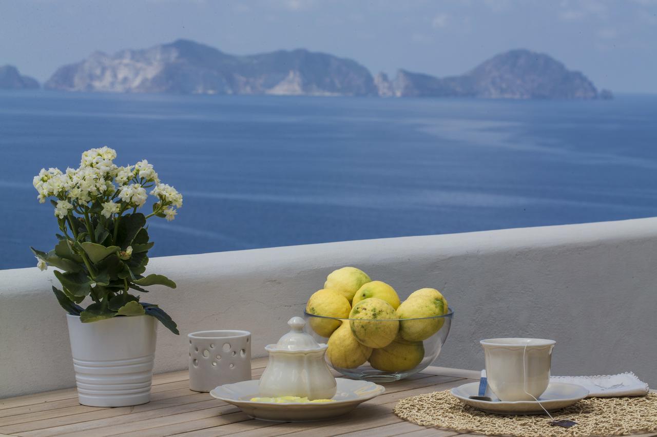 Maridea Casa Vacanza- Le Alcove Sul Mare Suites Πόντσα Εξωτερικό φωτογραφία