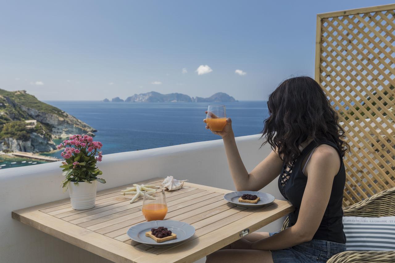 Maridea Casa Vacanza- Le Alcove Sul Mare Suites Πόντσα Εξωτερικό φωτογραφία