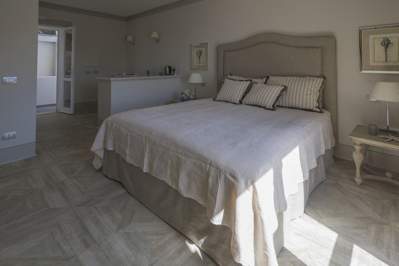 Maridea Casa Vacanza- Le Alcove Sul Mare Suites Πόντσα Εξωτερικό φωτογραφία