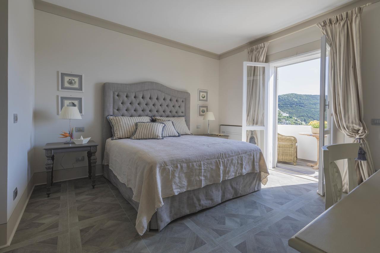 Maridea Casa Vacanza- Le Alcove Sul Mare Suites Πόντσα Εξωτερικό φωτογραφία