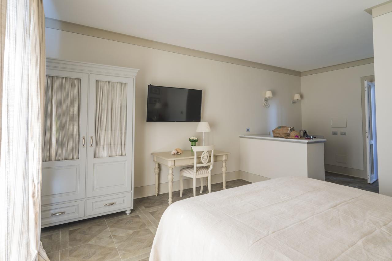 Maridea Casa Vacanza- Le Alcove Sul Mare Suites Πόντσα Εξωτερικό φωτογραφία