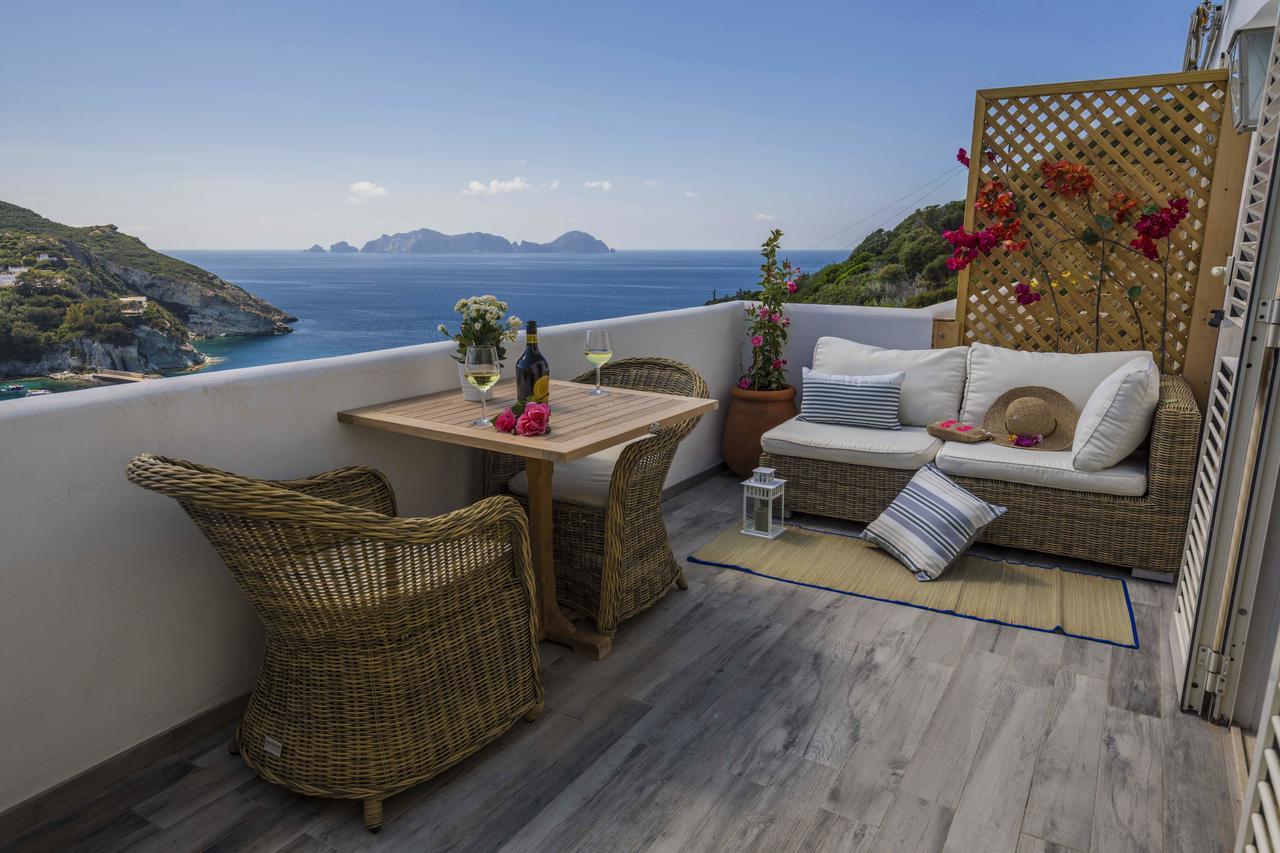 Maridea Casa Vacanza- Le Alcove Sul Mare Suites Πόντσα Εξωτερικό φωτογραφία